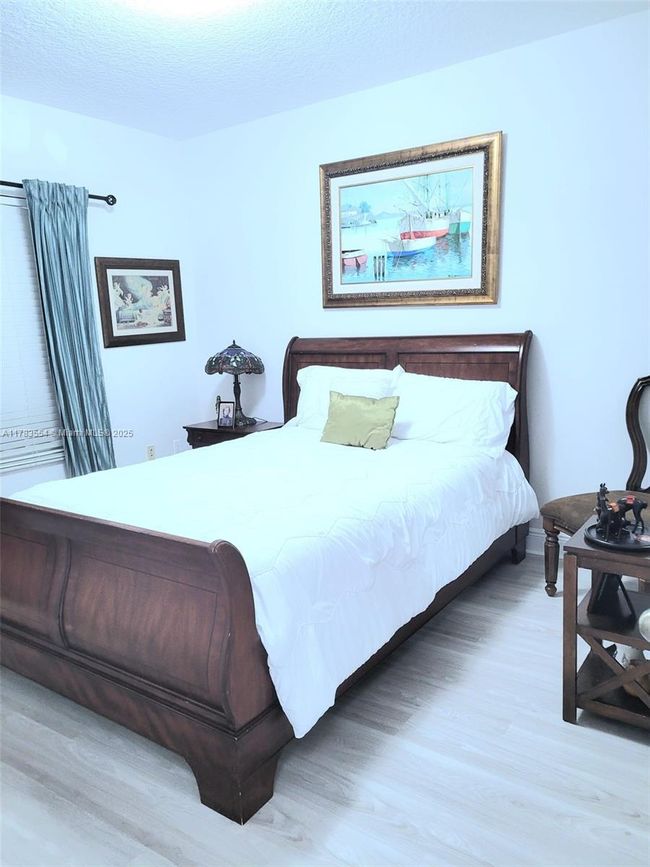 14246 Sw 21 St Ter, House other with 5 bedrooms, 3 bathrooms and null parking in Miami FL | Image 12
