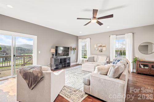 223 River Breeze Ln, Etowah, NC, 28729-0019 | Card Image