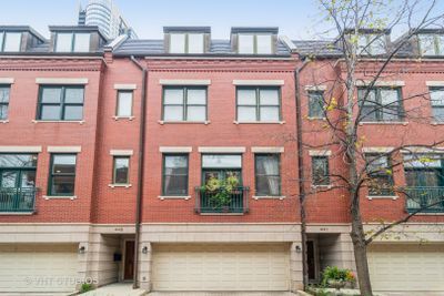 445 N Canal Street, Townhouse with 4 bedrooms, 3 bathrooms and 2 parking in Chicago IL | Image 2