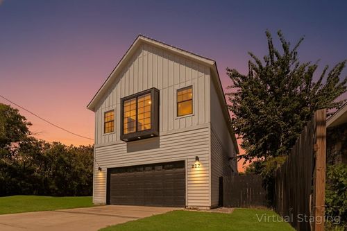 727 E 40th St, Houston, TX, 77022-4735 | Card Image