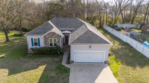 7424 Edgefield Dr, Chattanooga, TN, 37421-1426 | Card Image