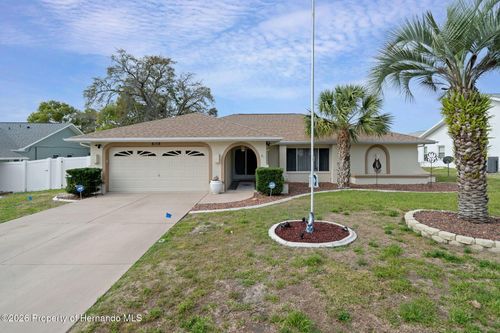 8158 Winding Oak Ln, SPRING HILL, FL, 34606-6933 | Card Image