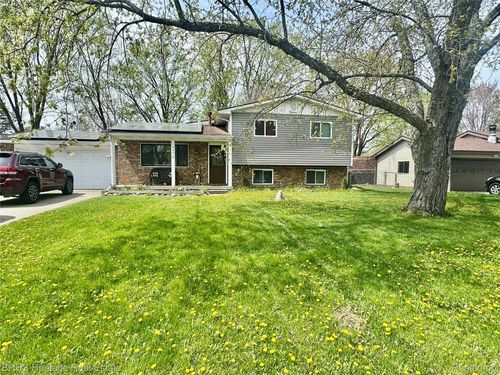 4378 Staunton Dr, Swartz Creek, MI, 48473-8278 | Card Image