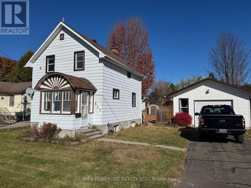 613 Roy St W, Pembroke, ON, K8A6R9 | Card Image