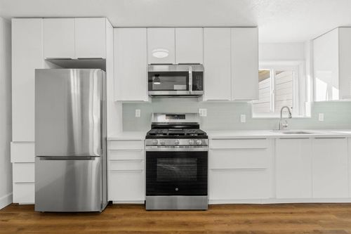 324 Willie James Jones Ave, San Diego, CA, 92102-4840 | Card Image