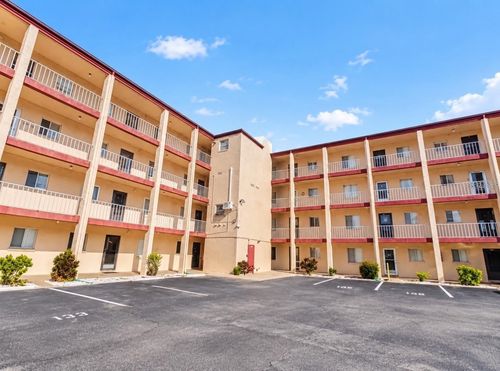 e-111-4127 Heron Way, BRADENTON, FL, 34205-5047 | Card Image