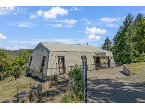 331 Hemlock Ln, Roseburg, OR, 97471-9226 | Card Image