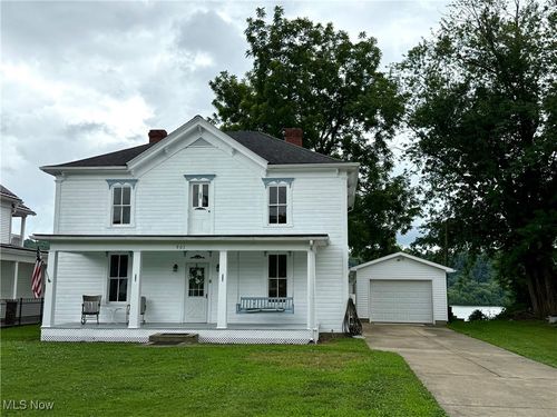 907 Park Ave, New Matamoras, OH, 45767-1104 | Card Image
