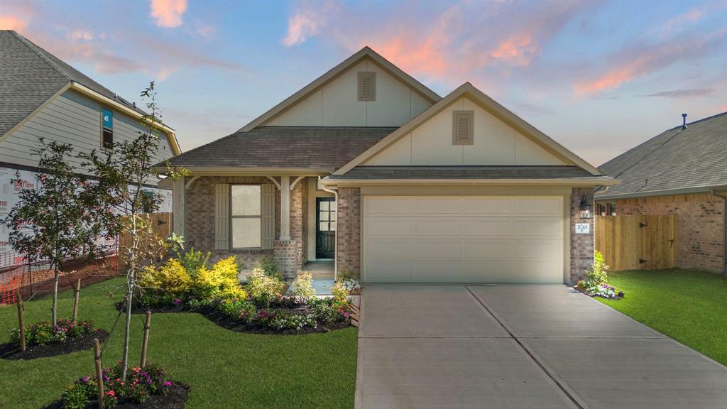 31748 Redbud Blossom Lane, For Sale in Spring Zoocasa