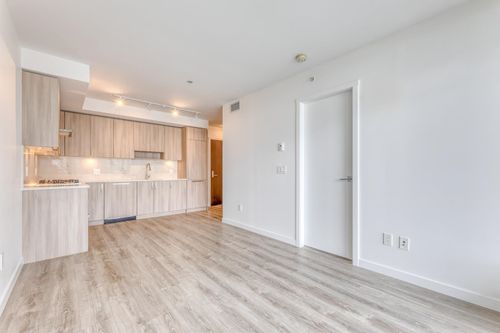 910-13350 Central Avenue, Surrey, BC, V3T0S1 | Card Image