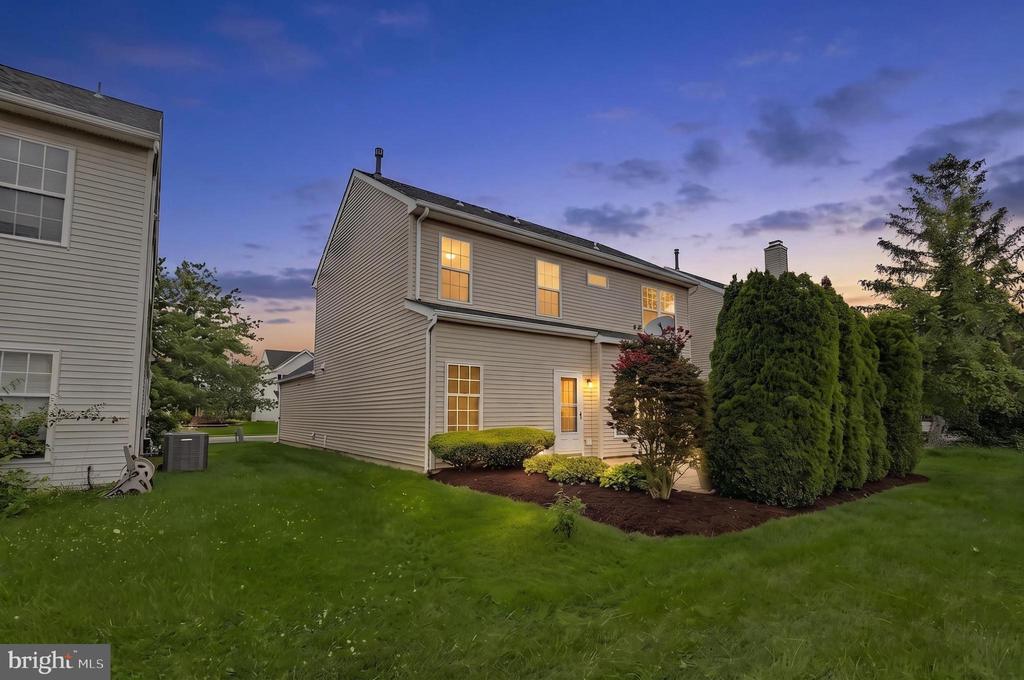 Residential in EAST WINDSOR