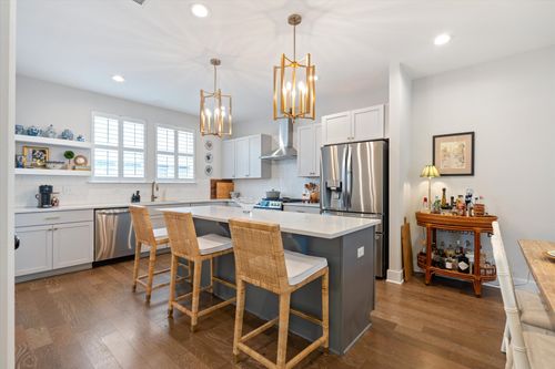 413 Becanni Ln, Nashville, TN, 37209-2596 | Card Image