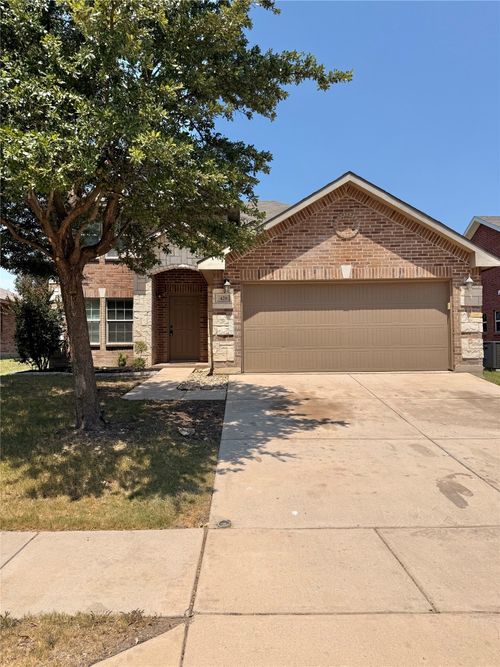 428 Iron Ore Trl, Fort Worth, TX, 76131-3956 | Card Image