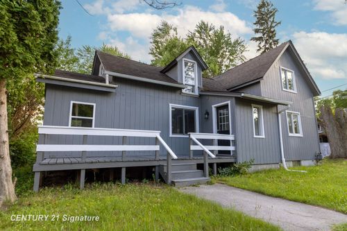 611 W 2nd St, Pinconning, MI, 48650-7014 | Card Image