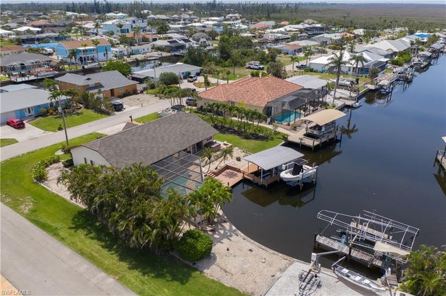 12321 Moon Shell Dr, House other with 3 bedrooms, 3 bathrooms and 2 parking in MATLACHA ISLES FL | Image 5