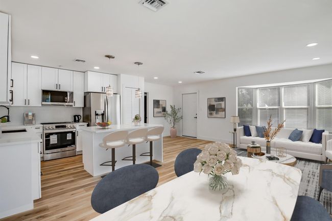701 37 Th St, House other with 3 bedrooms, 2 bathrooms and null parking in West Palm Beach FL | Image 4