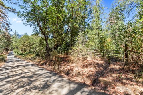 0 Hogan Rd, Jacksonville, OR, 97530 | Card Image