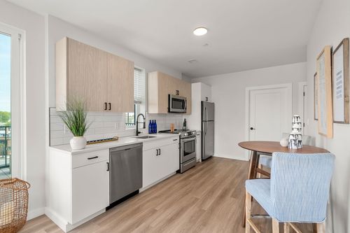 apt-206-10 Somerset Ave, Winthrop, MA, 02152-2997 | Card Image
