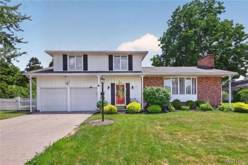 33 Gregory Dr, West Seneca, NY, 14224-1029 | Card Image