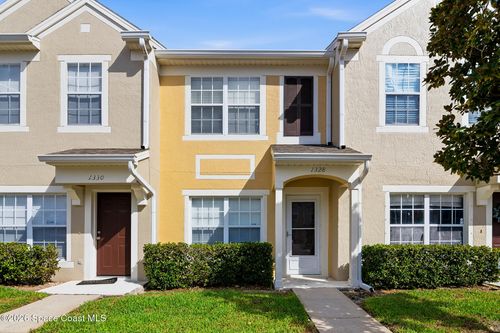1328 Hampton Park Ln, Melbourne, FL, 32940-8245 | Card Image
