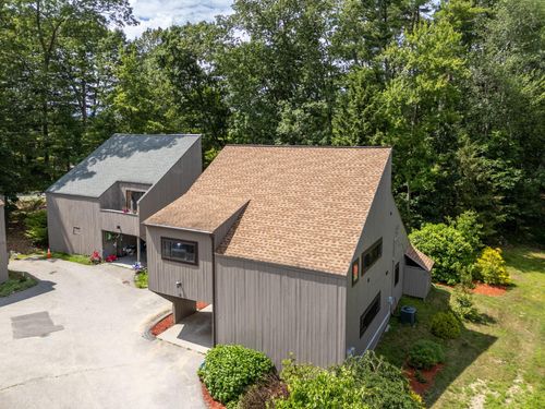 32 Coburn Woods Dr, Nashua, NH, 03063-2845 | Card Image