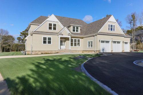 18 Pleasant Park Dr, Mashpee, MA, 02649-3065 | Card Image