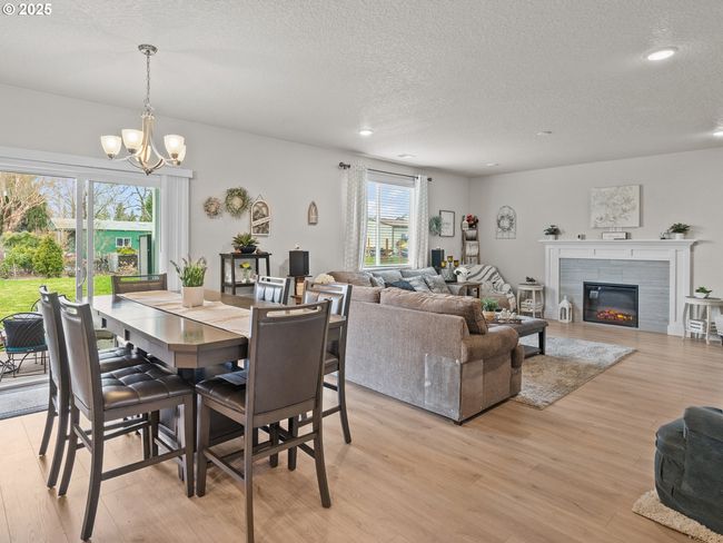 277 S 7 Th St, House other with 5 bedrooms, 3 bathrooms and 3 parking in Carlton OR | Image 5