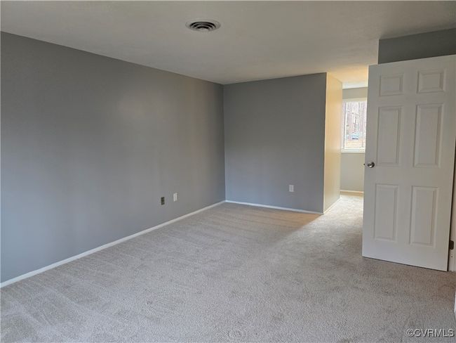 Primary Bedroom with Dressing Area & WIC | Image 25