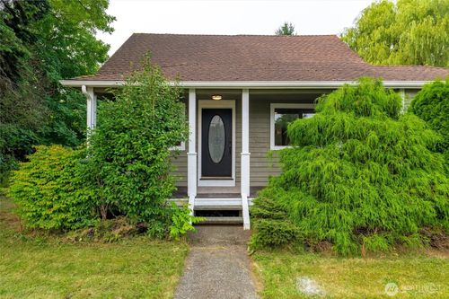 811 Nooksack Ave, Nooksack, WA, 98276-9282 | Card Image