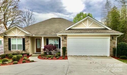 18 Eagle Pointe Way, Flat Rock, NC, 28731-4776 | Card Image