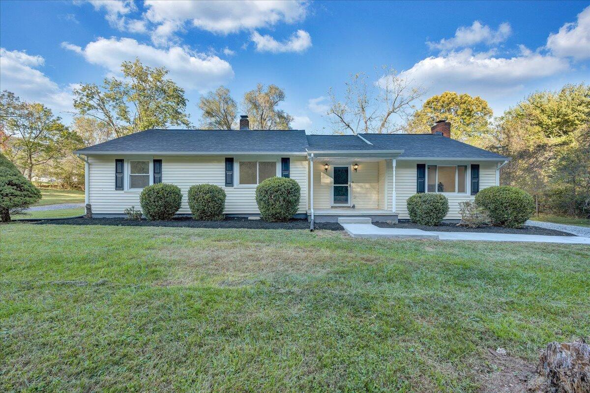 2626 E Ruritan Rd, For Sale in Roanoke Zoocasa