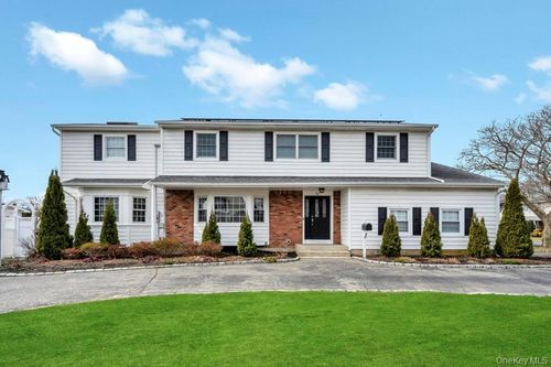 30 County Line Rd, Farmingdale, NY, 11735-6505 | Card Image