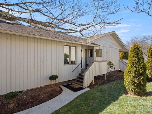 120 Deerlake Dr, Asheville, NC, 28803-3171 | Card Image