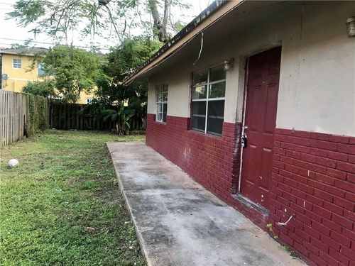 1038 Nw 8th Ave, Fort Lauderdale, FL, 33311-6217 | Card Image