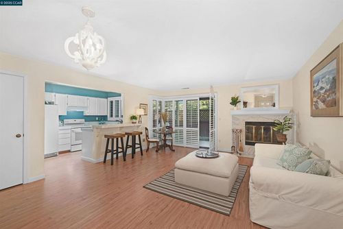 368 Grapevine Pl, Pleasant Hill, CA, 94523-2172 | Card Image