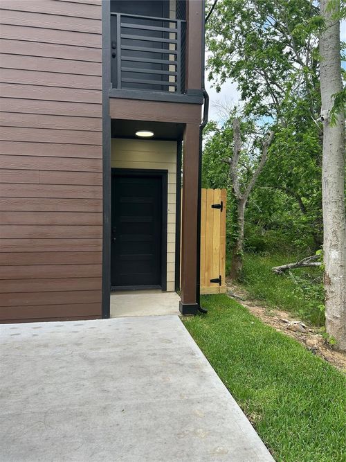 a-9914 8 Fillmore St, Houston, TX, 77029-3516 | Card Image