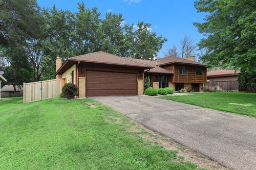1010 E 157th St, Burnsville, MN, 55306-5114 | Card Image