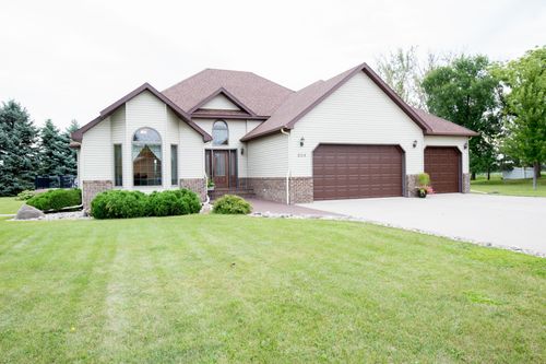804 6th Ave N, Wheaton, MN, 56296-1105 | Card Image