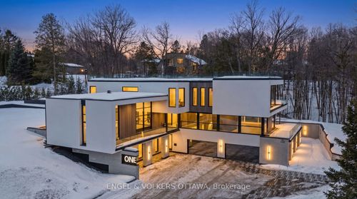 1 Delong Dr, Gloucester, ON, K1J7E7 | Card Image
