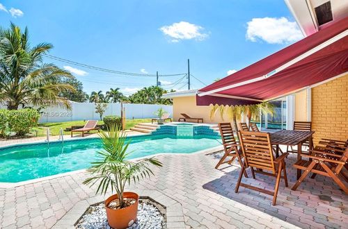 5320 16th Ter, Fort Lauderdale, FL, 33334-5827 | Card Image