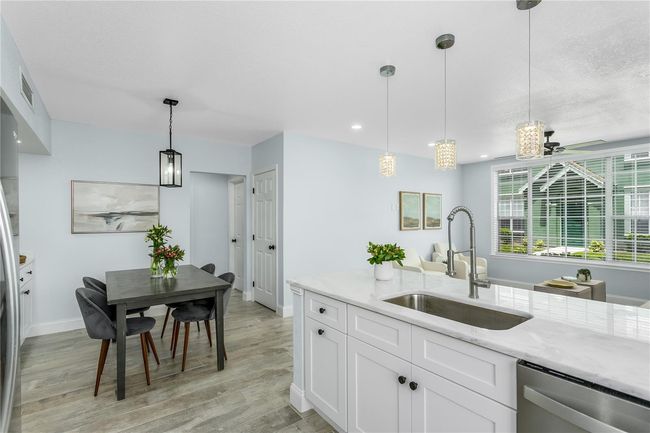 10520 - 10520 White Lake Ct, Condo with 2 bedrooms, 2 bathrooms and null parking in TAMPA FL | Image 7