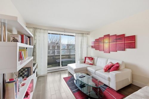 ph-8-1689 E 13th Ave, Vancouver, BC, V5N0A5 | Card Image