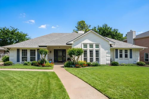 3220 David Dr, Hurst, TX, 76054-2039 | Card Image