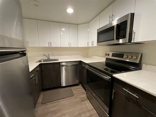 2455-516-18335 Nw 68th Ave, Hialeah, FL, 33015-3454 | Card Image