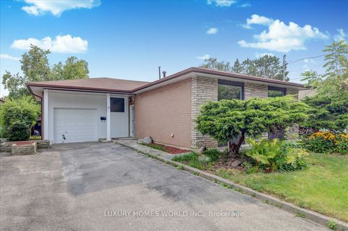 951 Essa Cres, Pickering, ON, L1W2J2 | Card Image