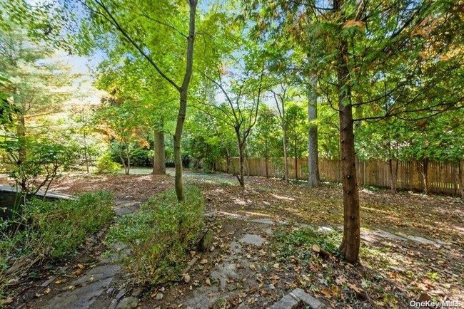 158 Chestnut Cir, House other with 3 bedrooms, 2 bathrooms and null parking in Northport NY | Image 14