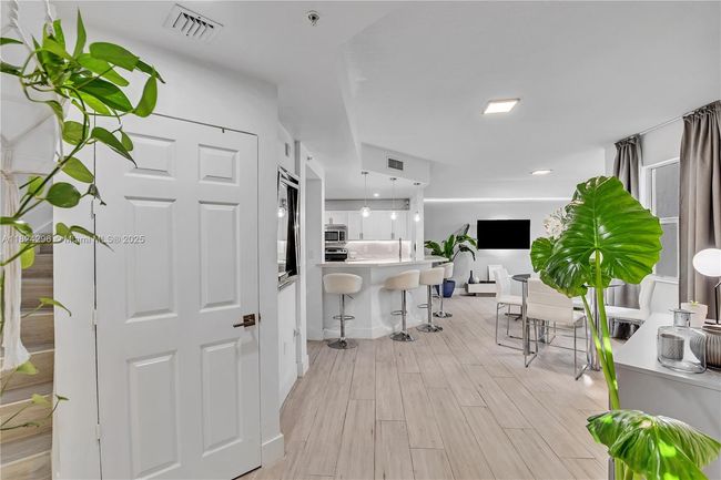 APT-209 - 11401 Nw 89 Th St, Home with 2 bedrooms, 3 bathrooms and null parking in Doral FL | Image 32