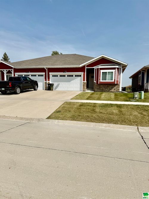 923 N 36th St, Fort Dodge, IA, 50501-2911 | Card Image