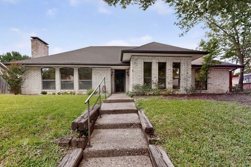 614 Pebblecreek Dr, Garland, TX, 75040-3699 | Card Image