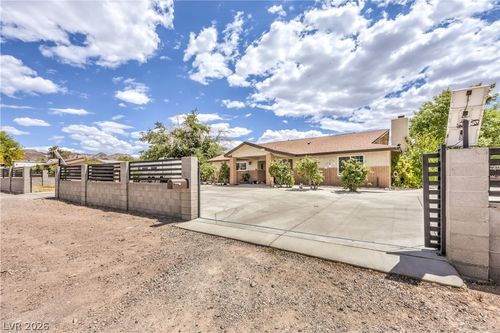 1591 Palomino Dr, Henderson, NV, 89002-8740 | Card Image
